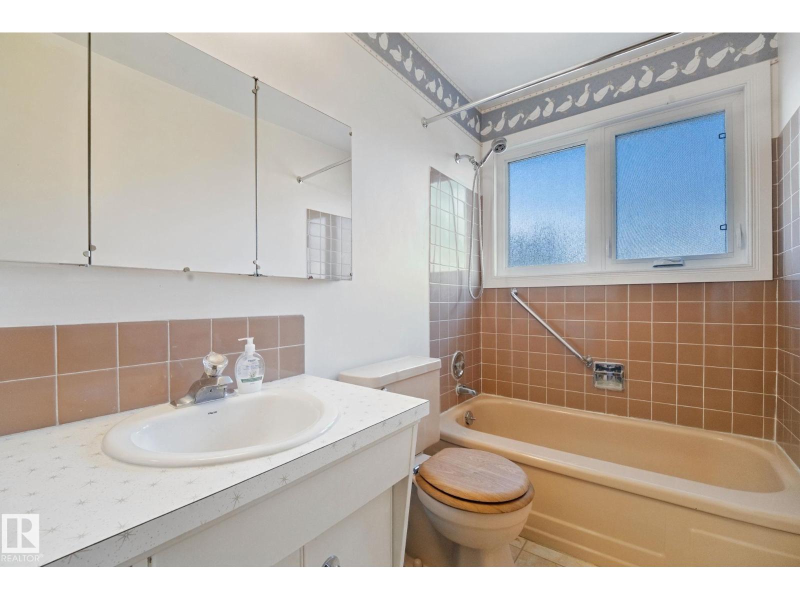 Property photograph 13 for MLS E4514616