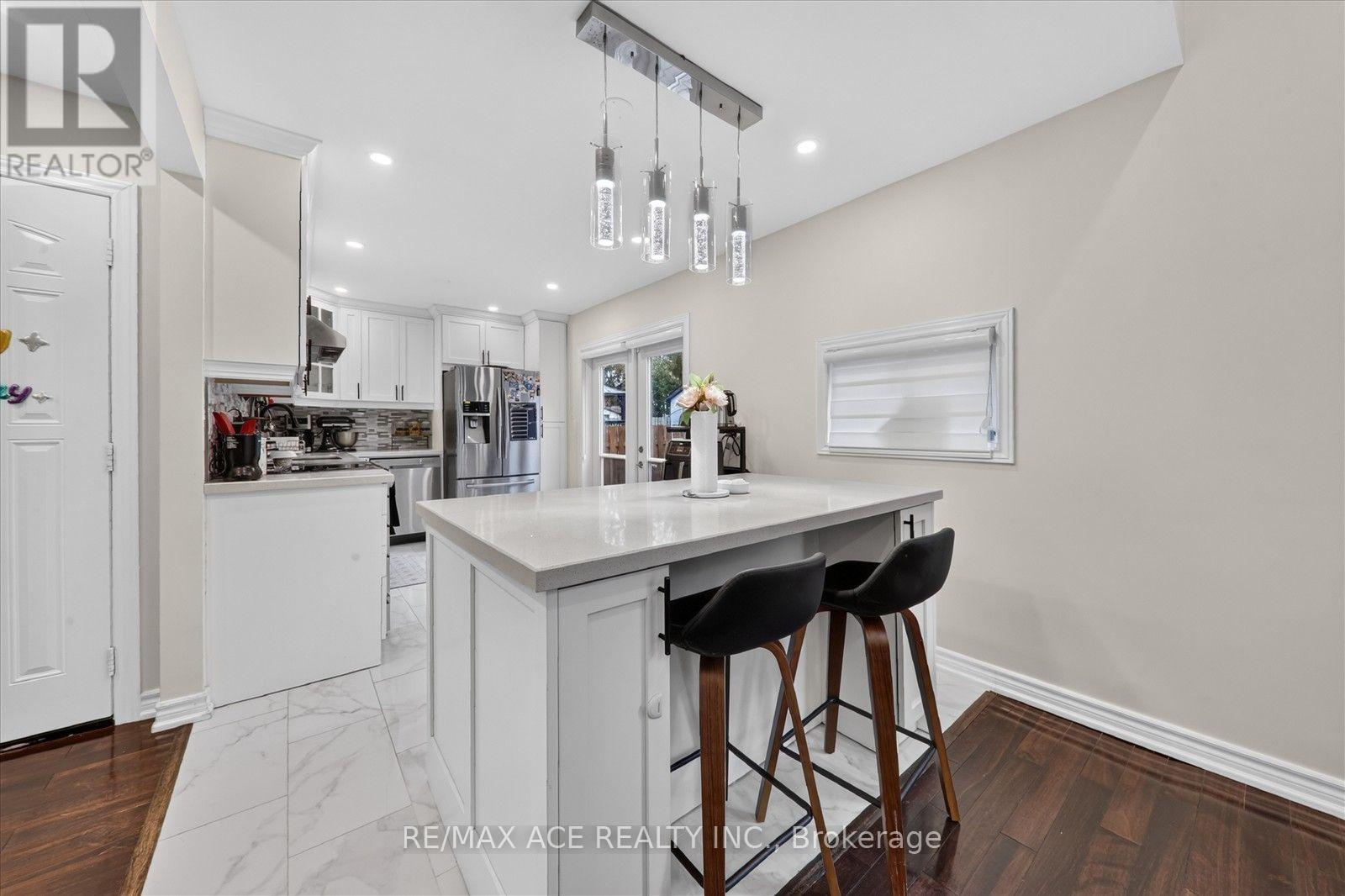 4 Renfield Crescent, Whitby, ON photo 10