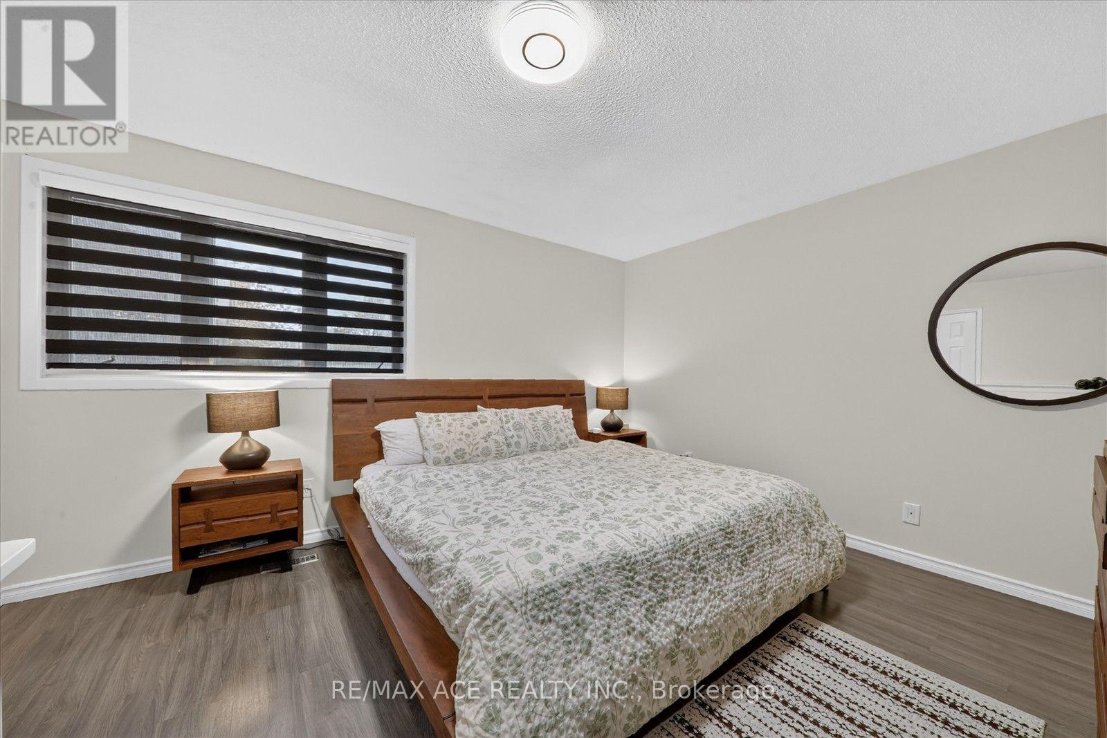 4 Renfield Crescent, Whitby, ON photo 21