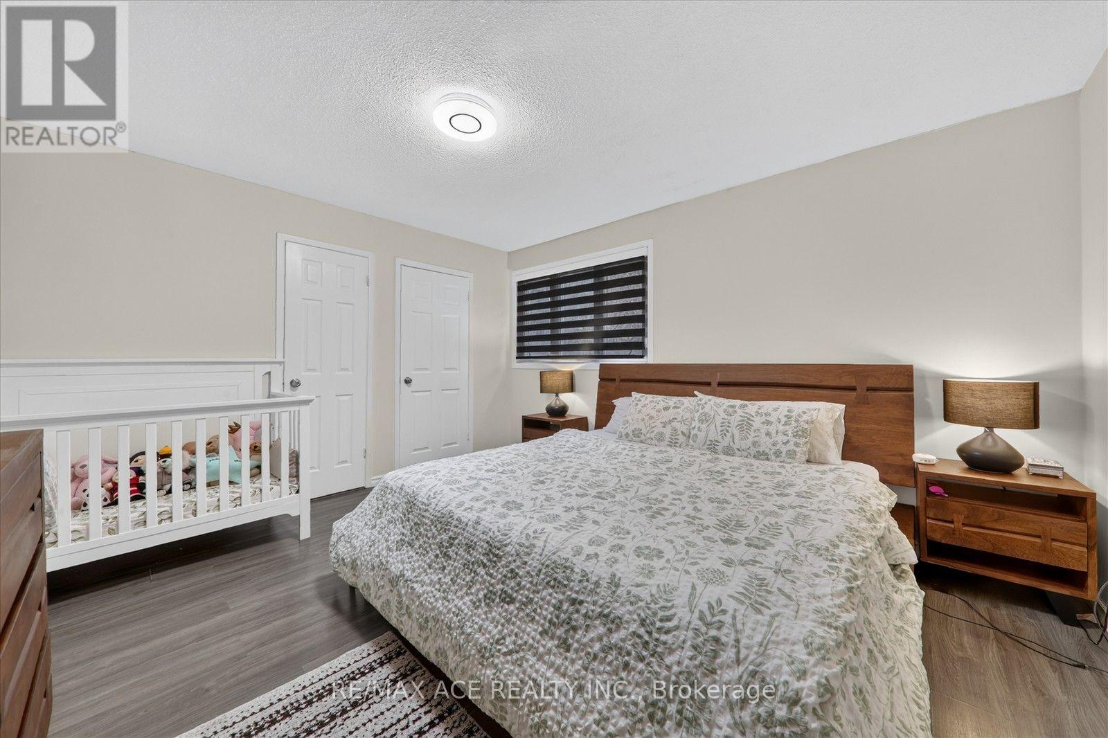 4 Renfield Crescent, Whitby, ON photo 22