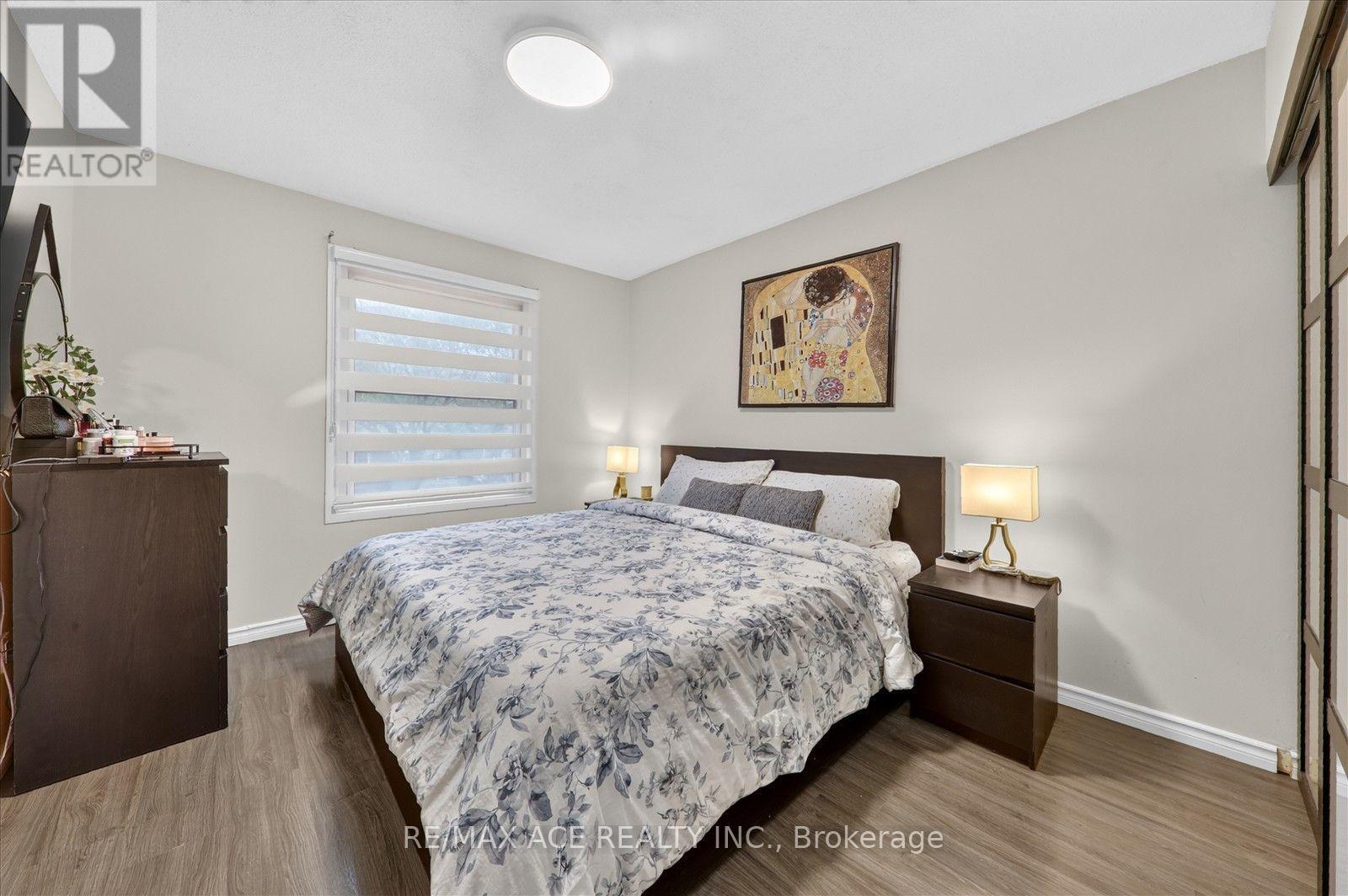 4 Renfield Crescent, Whitby, ON photo 24