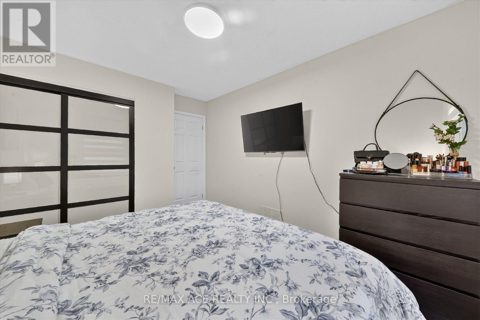 4 Renfield Crescent, Whitby, ON photo 25