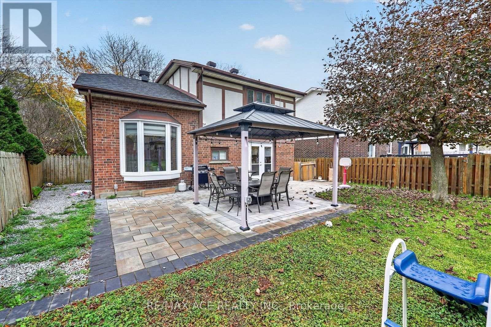 4 Renfield Crescent, Whitby, ON photo 39
