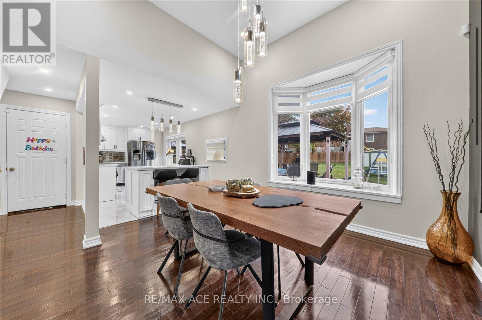 4 Renfield Crescent, Whitby, ON photo 9