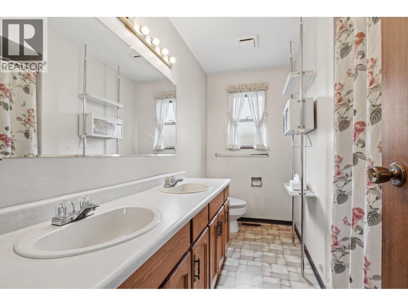 4407 W 13th Avenue, Vancouver — photo 14