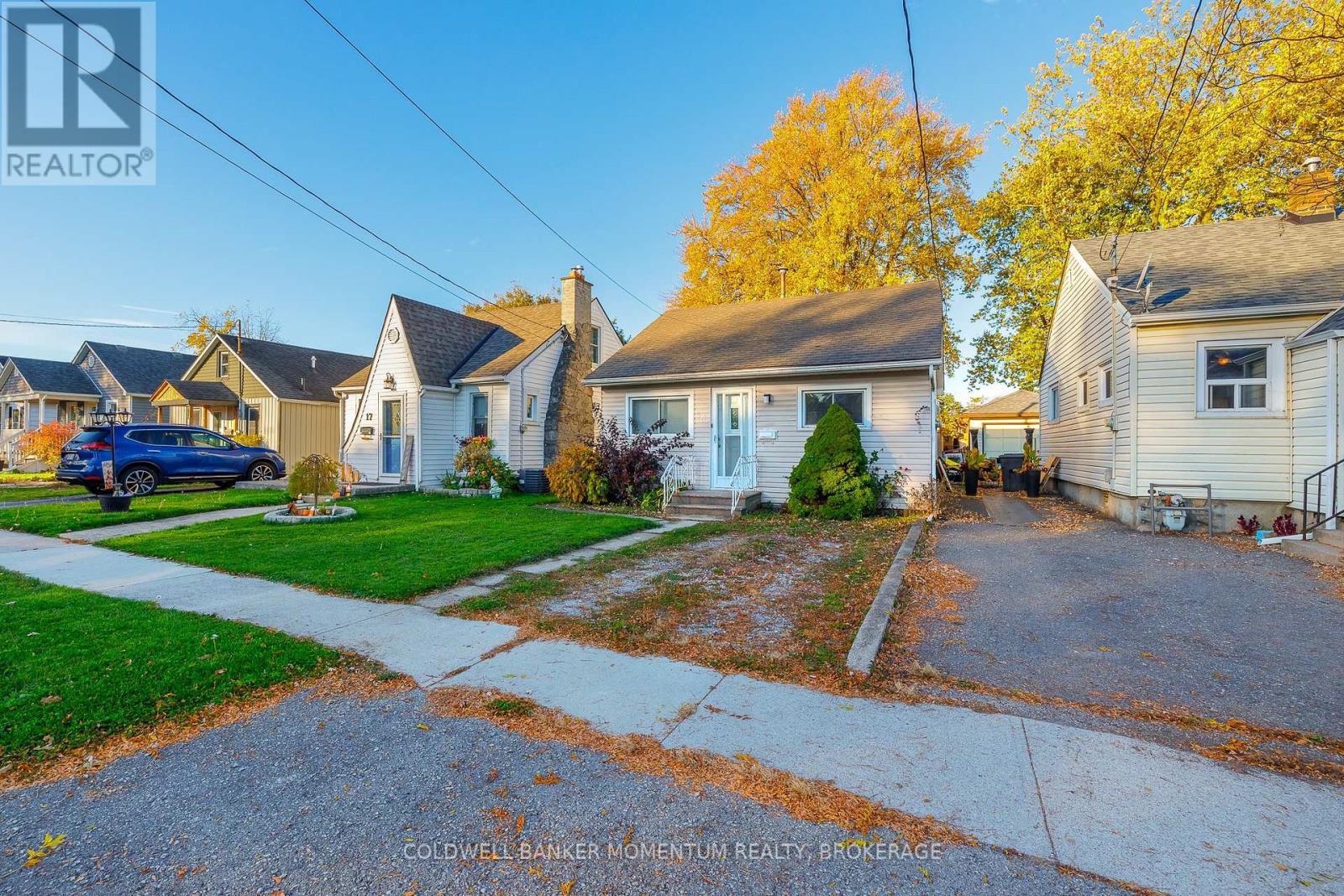 15 WALLACE AVENUE S, Welland (Lincoln/Crowland) — photo 2