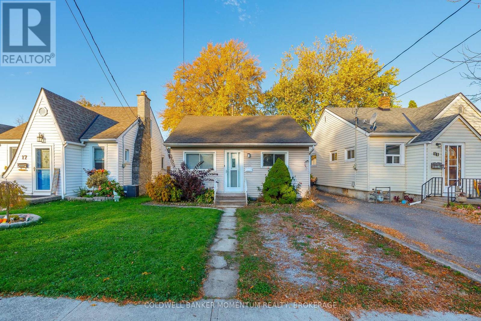 15 WALLACE AVENUE S, Welland (Lincoln/Crowland) — photo 3