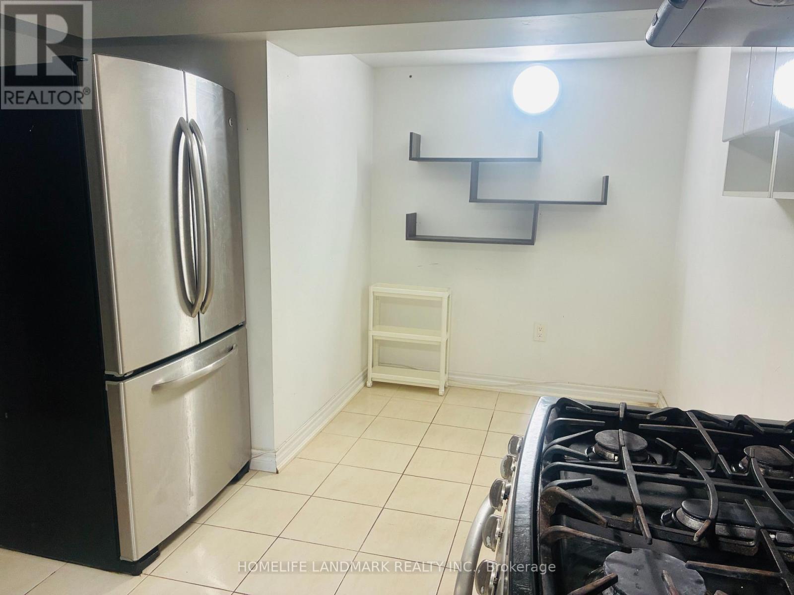 BSMT APT - 3 TINDER CRESCENT, Toronto (Victoria Village) — photo 4