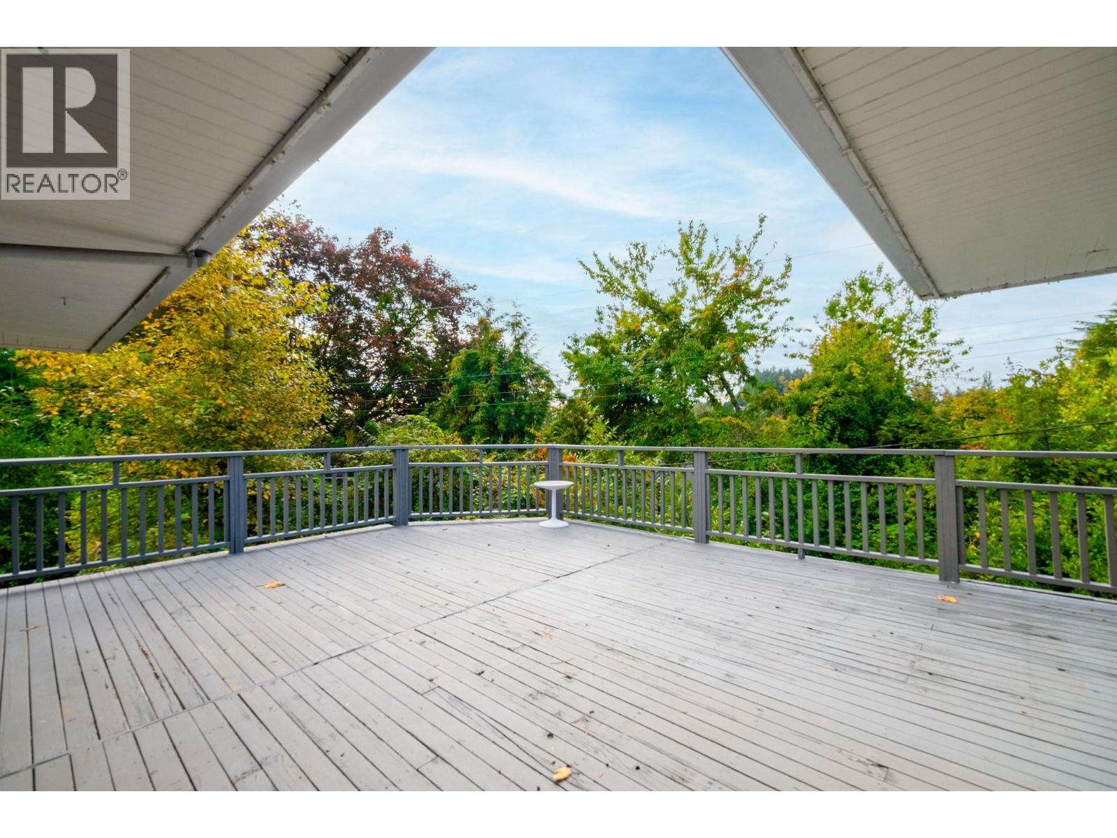 775 Southborough Drive, West Vancouver — photo 16