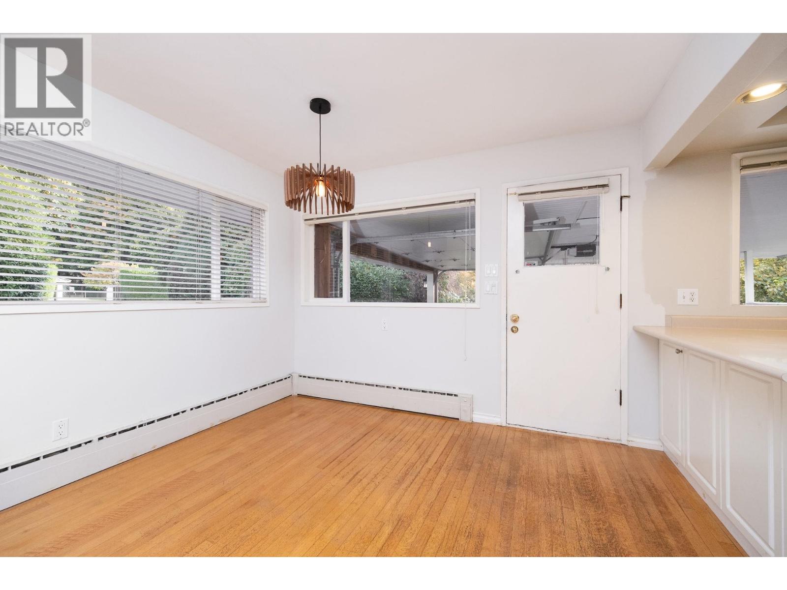 775 Southborough Drive, West Vancouver — photo 13