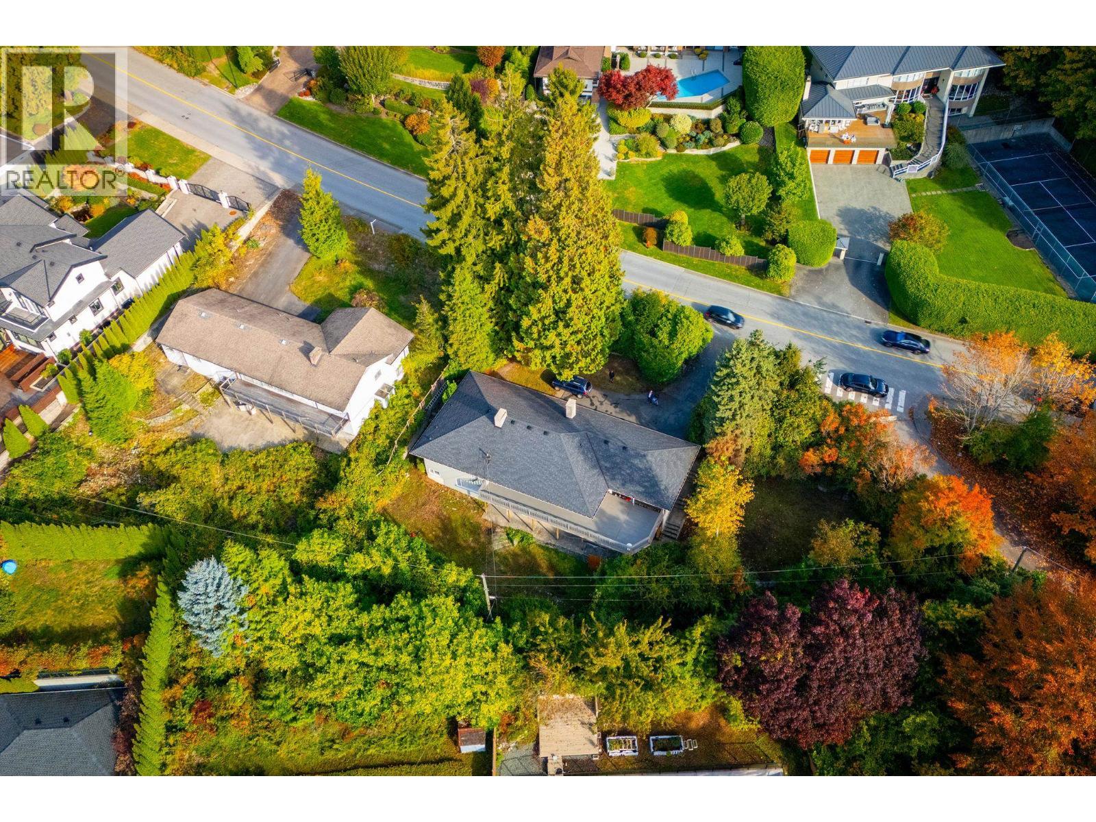 775 Southborough Drive, West Vancouver — photo 35