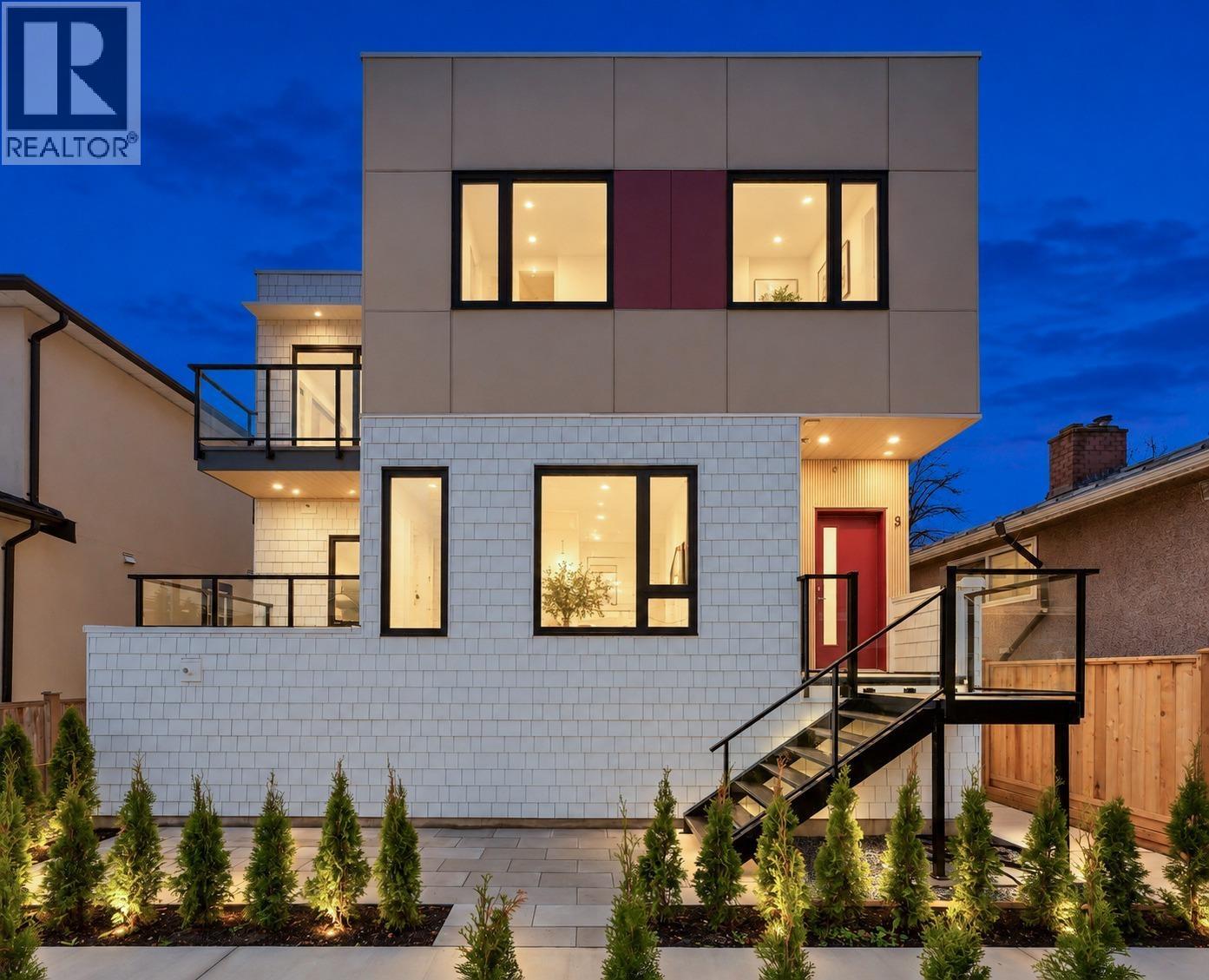 3 3391 PRICE Street, Vancouver