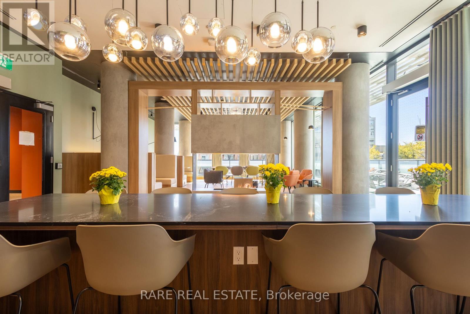 902 - 235 BALLIOLL STREET, Toronto (Mount Pleasant West)