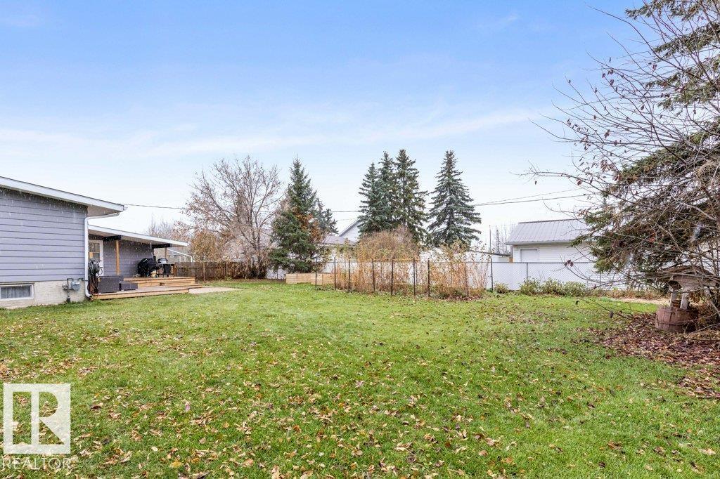 5222 50 Street, photo 44