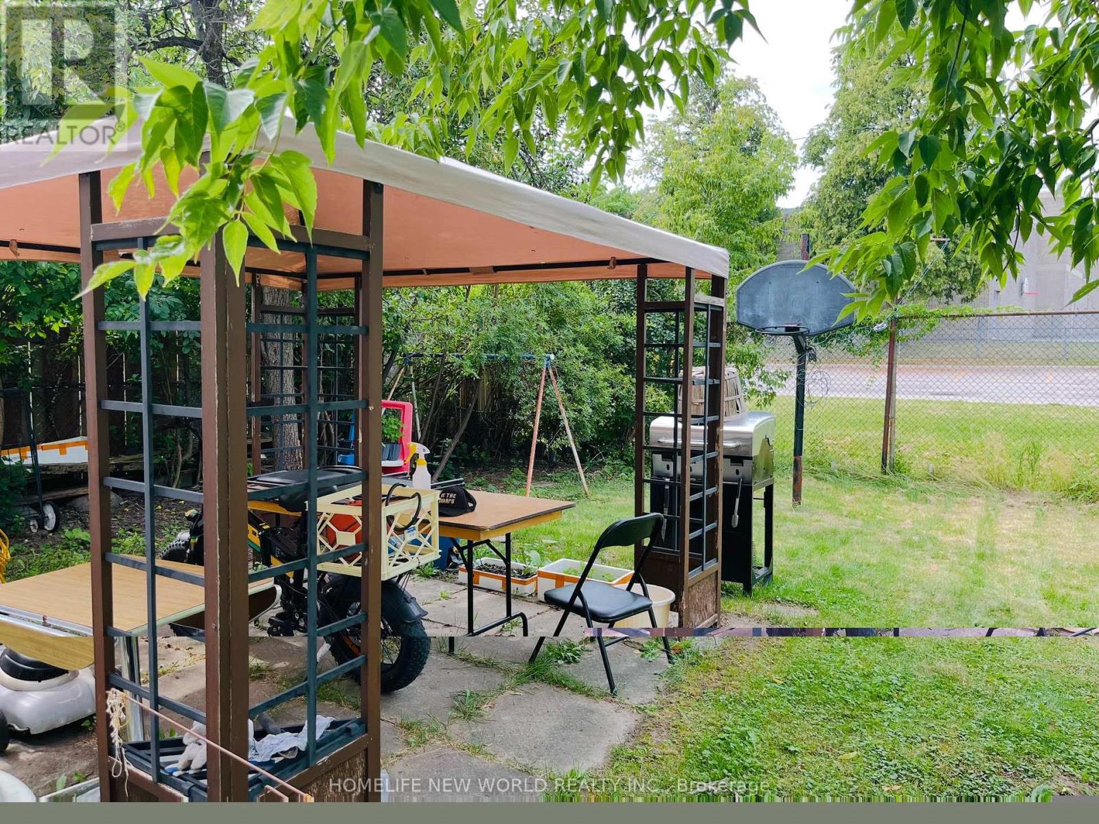 95 PETTIBONE SQUARE - 11