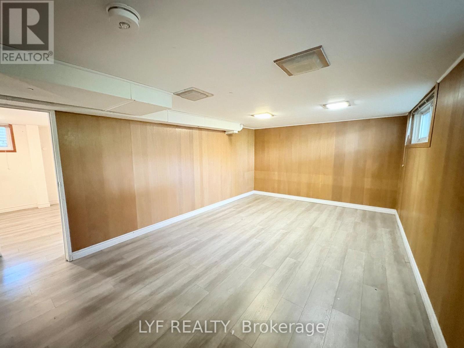 BSMT - 6 THORN LANE, Toronto (Banbury-Don Mills) — photo 11