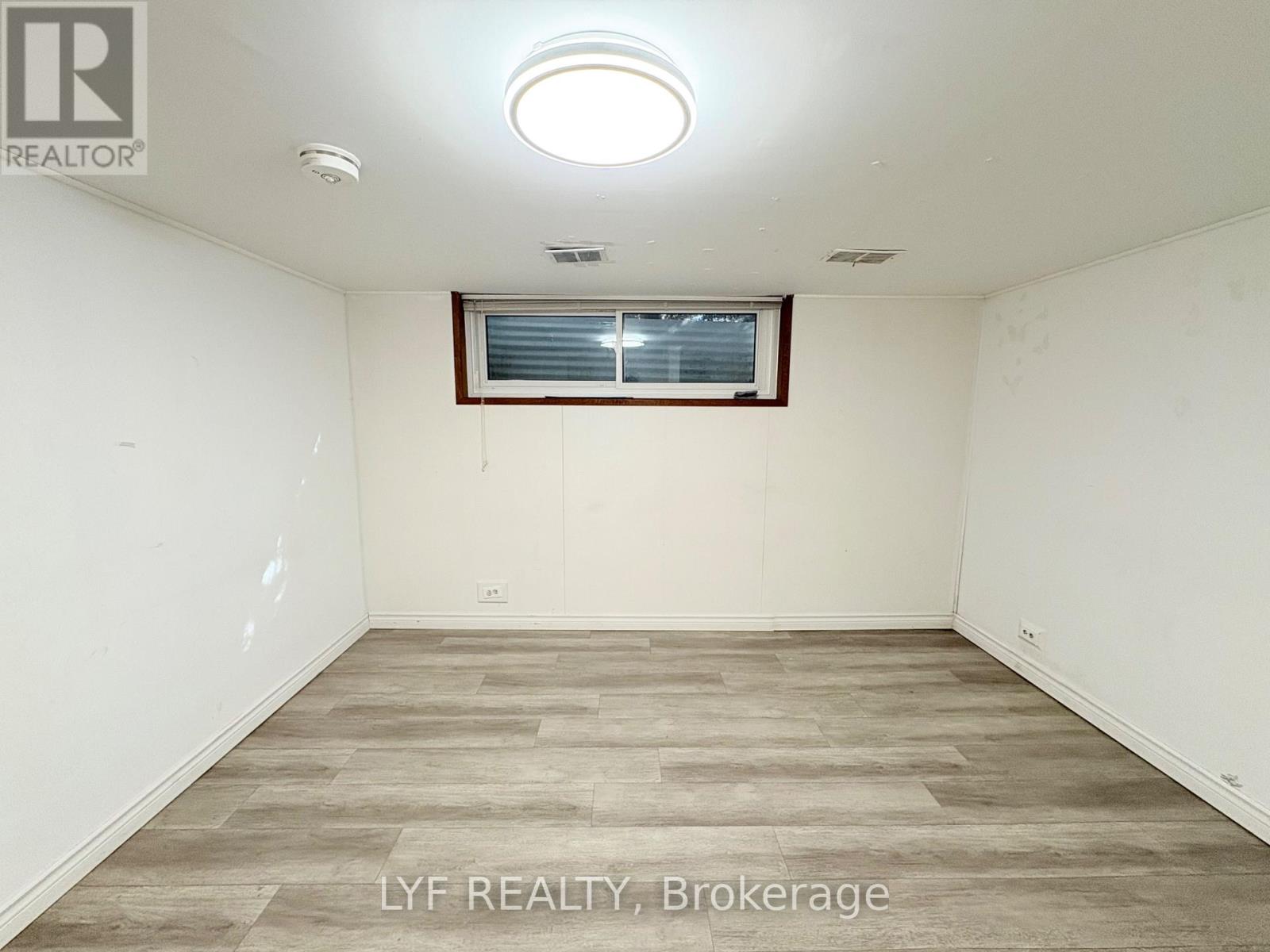 BSMT - 6 THORN LANE, Toronto (Banbury-Don Mills) — photo 4