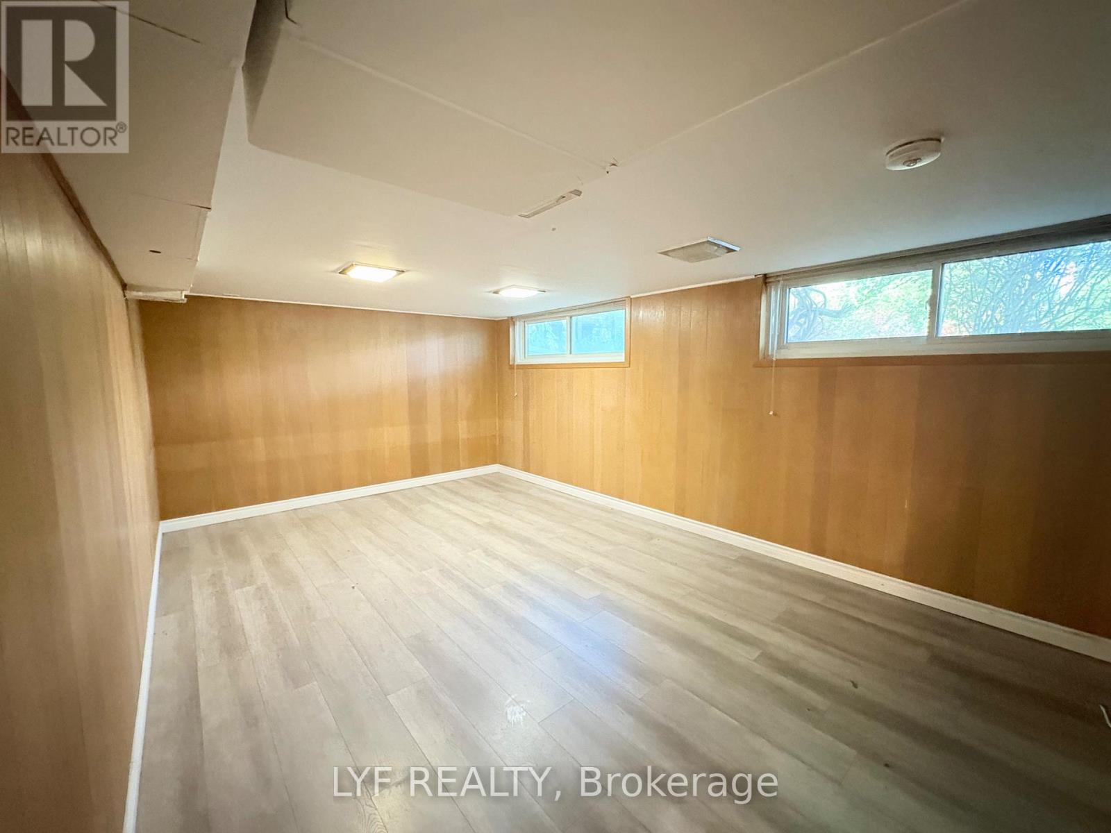 BSMT - 6 THORN LANE, Toronto (Banbury-Don Mills) — photo 8