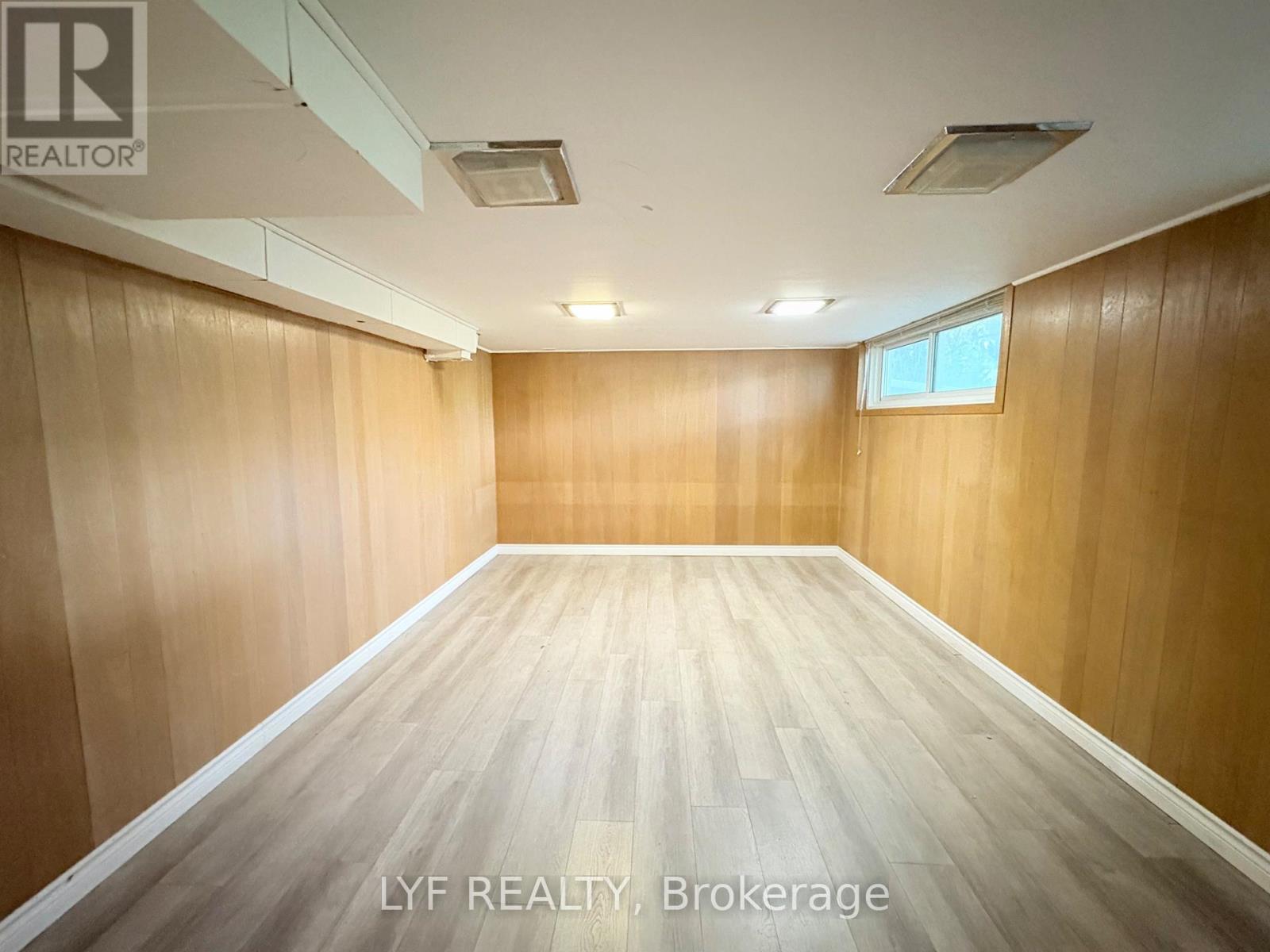 BSMT - 6 THORN LANE, Toronto (Banbury-Don Mills) — photo 9