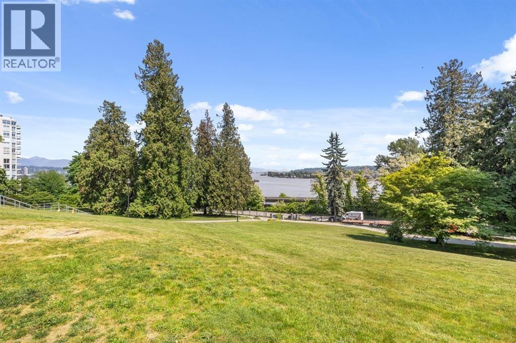 220 22 East ROYAL Avenue, New Westminster