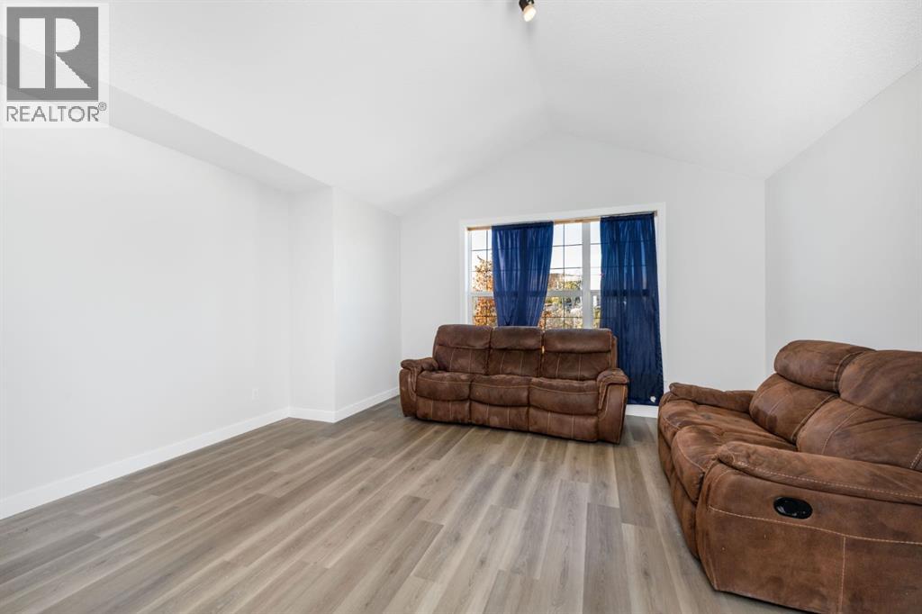 1536 93 Street SW, Calgary — photo 15