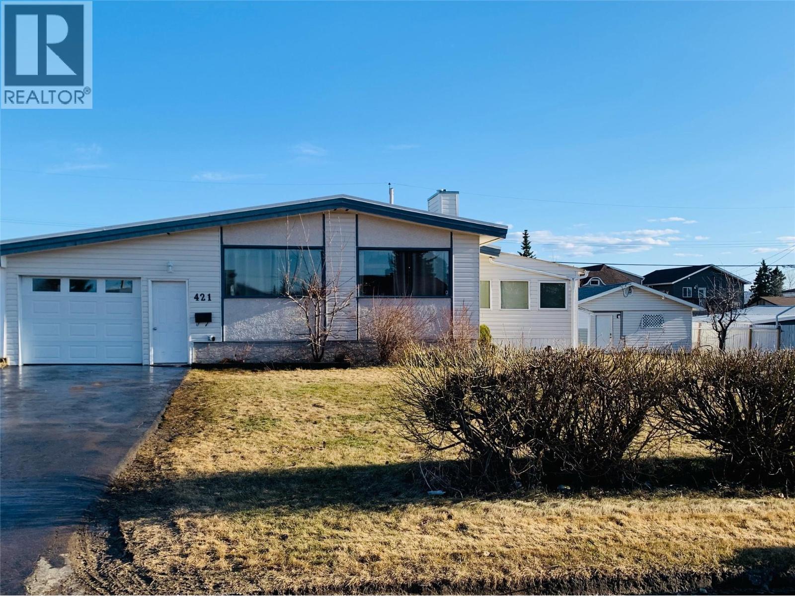 421 96 Avenue, Dawson Creek