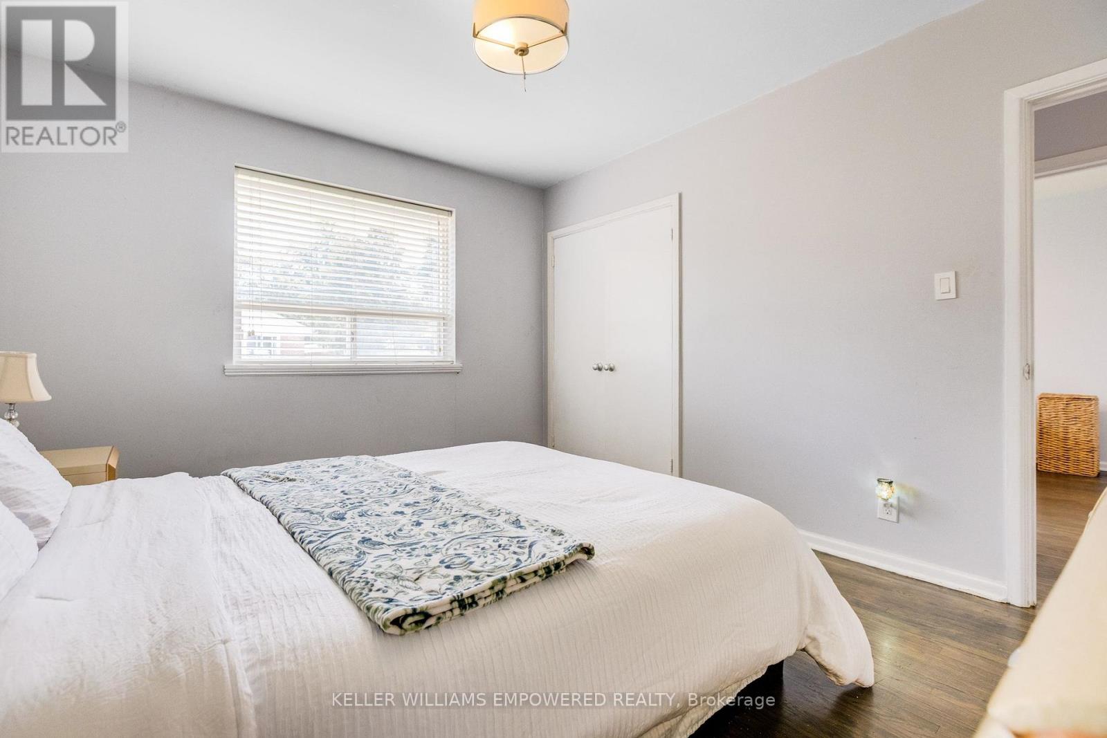 39 CHECKENDON DRIVE - 11