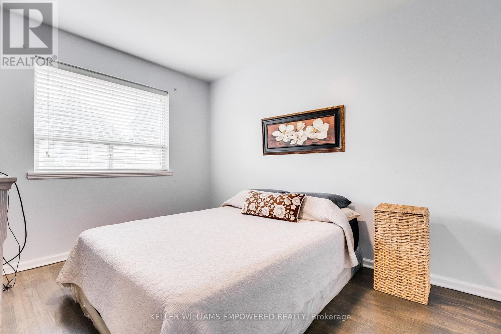 39 CHECKENDON DRIVE - 13