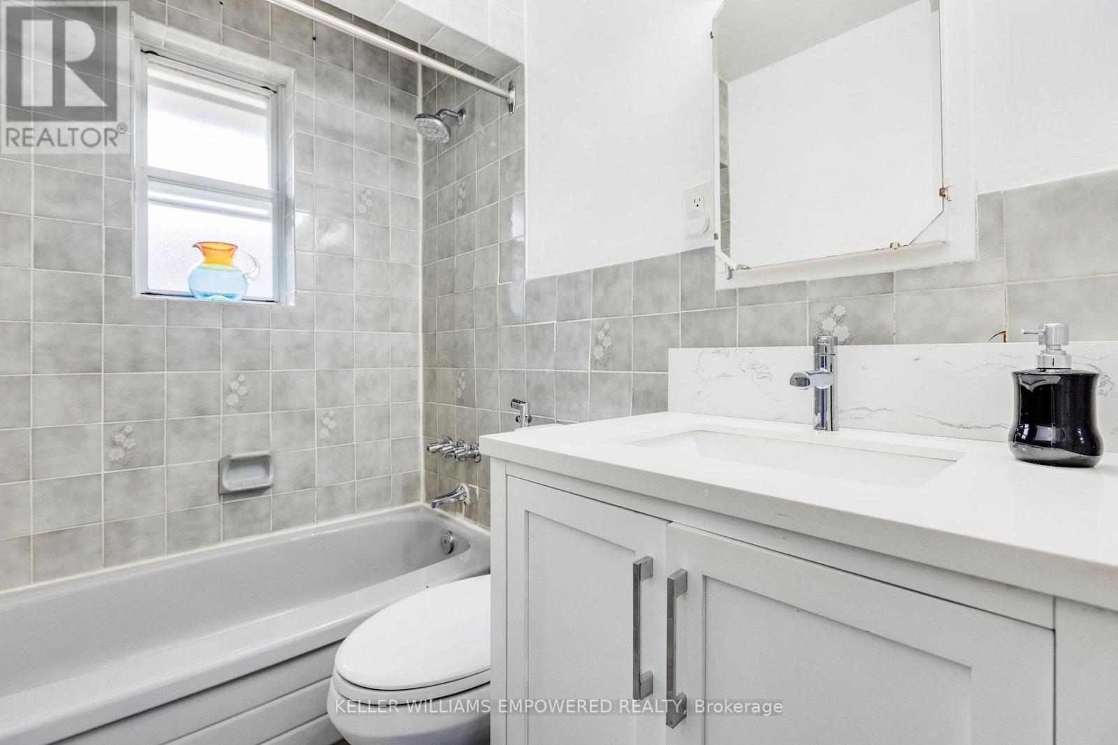 39 CHECKENDON DRIVE - 17
