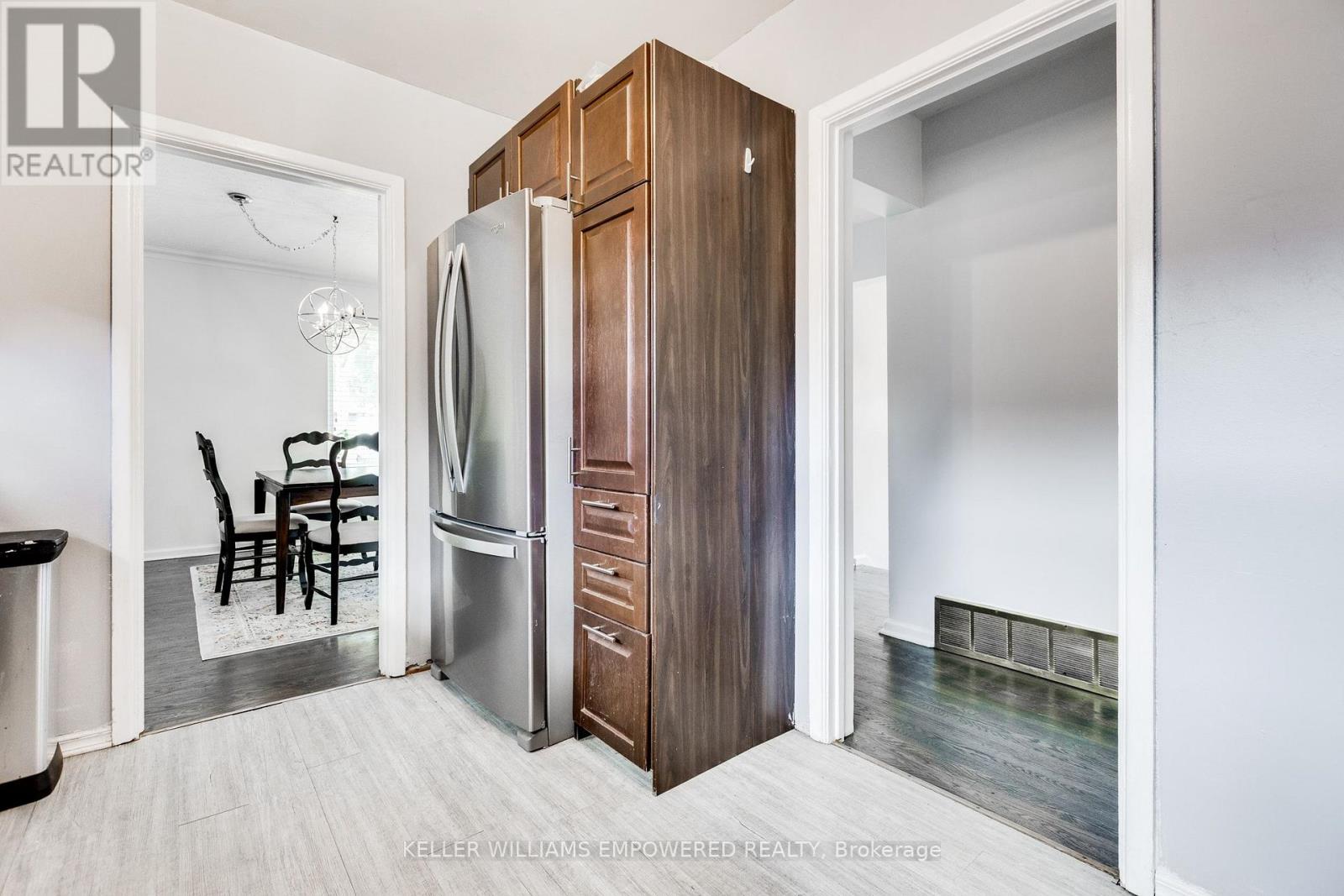 39 CHECKENDON DRIVE - 8