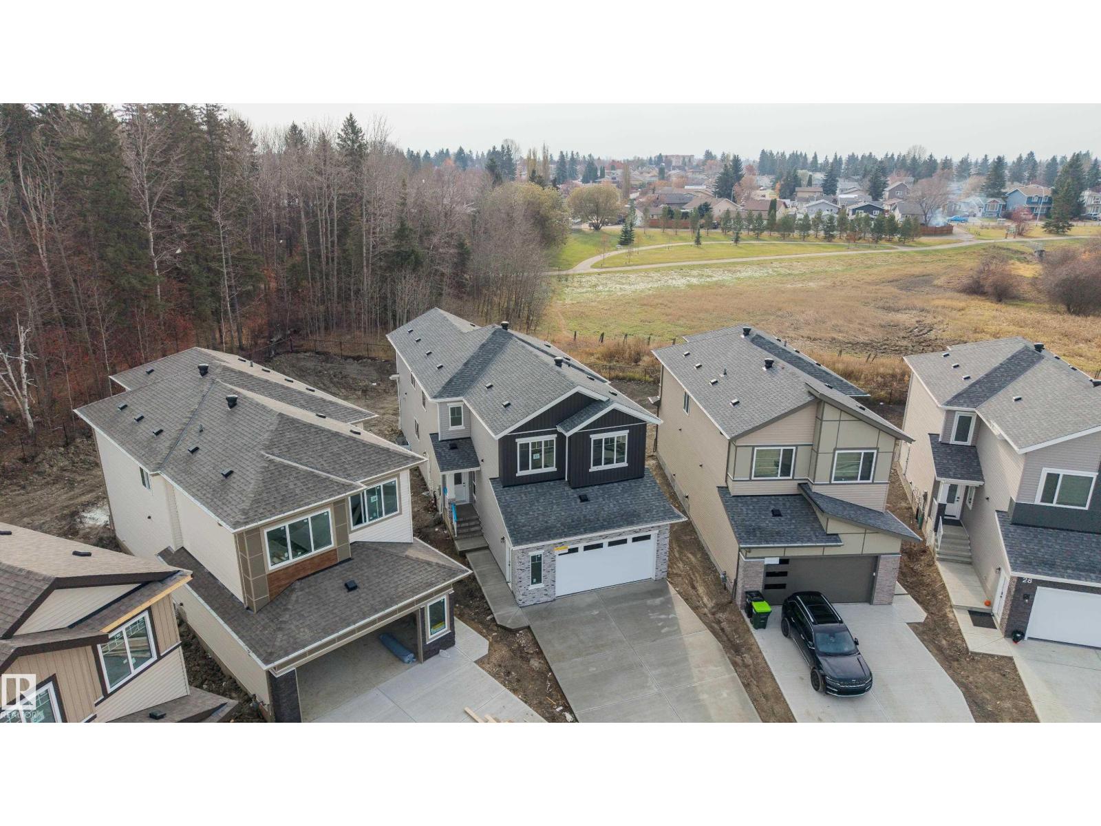32 MEADOWGROVE LD, Spruce Grove — photo 3