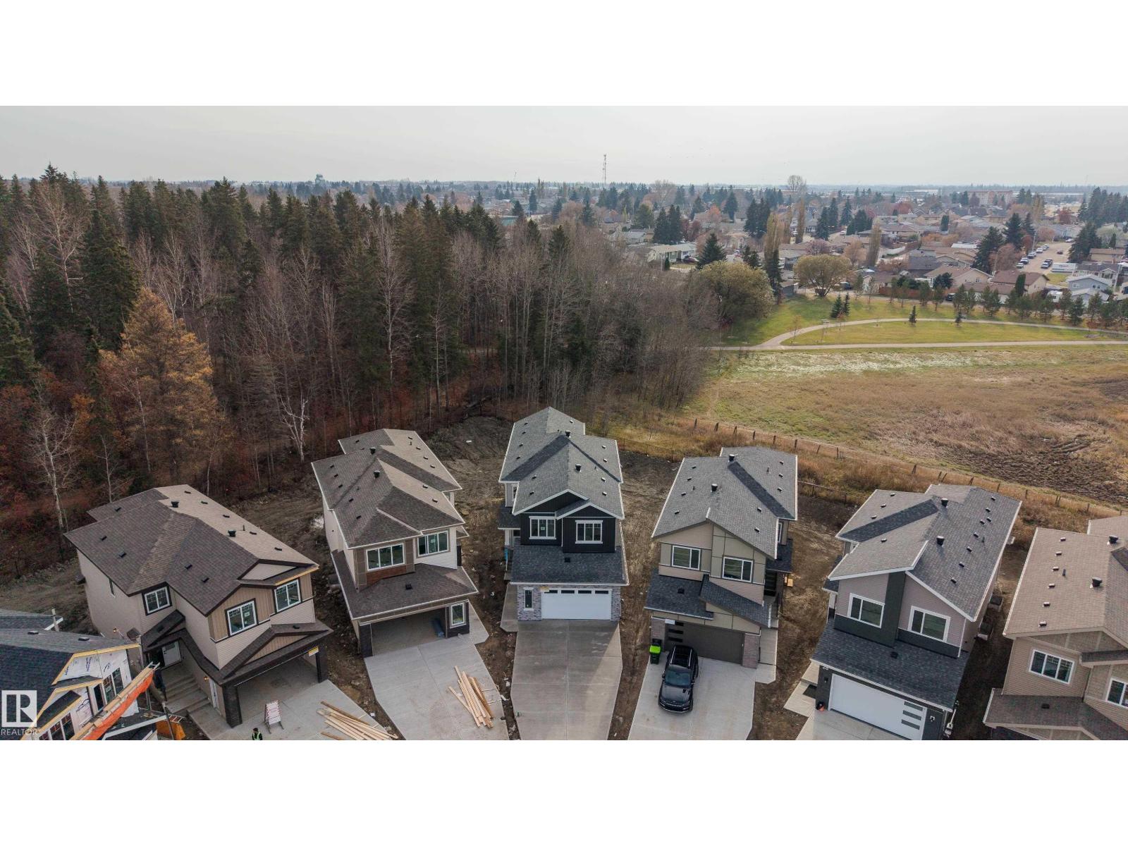 32 MEADOWGROVE LD, Spruce Grove — photo 4