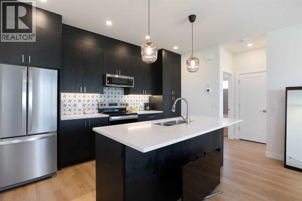 728 71 Avenue SW, Calgary — photo 35