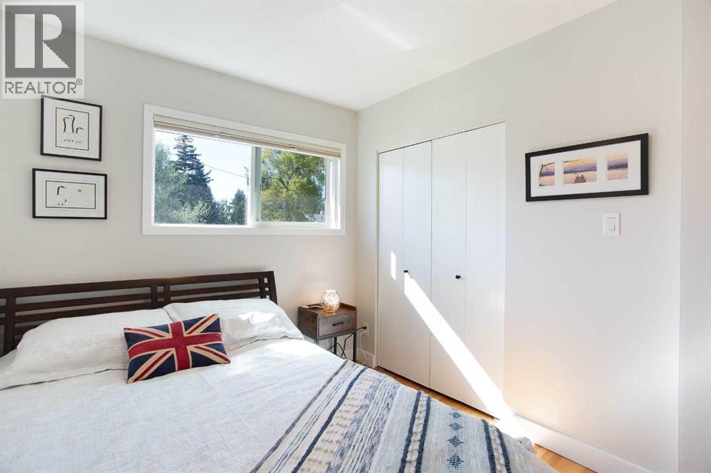 728 71 Avenue SW, Calgary — photo 20