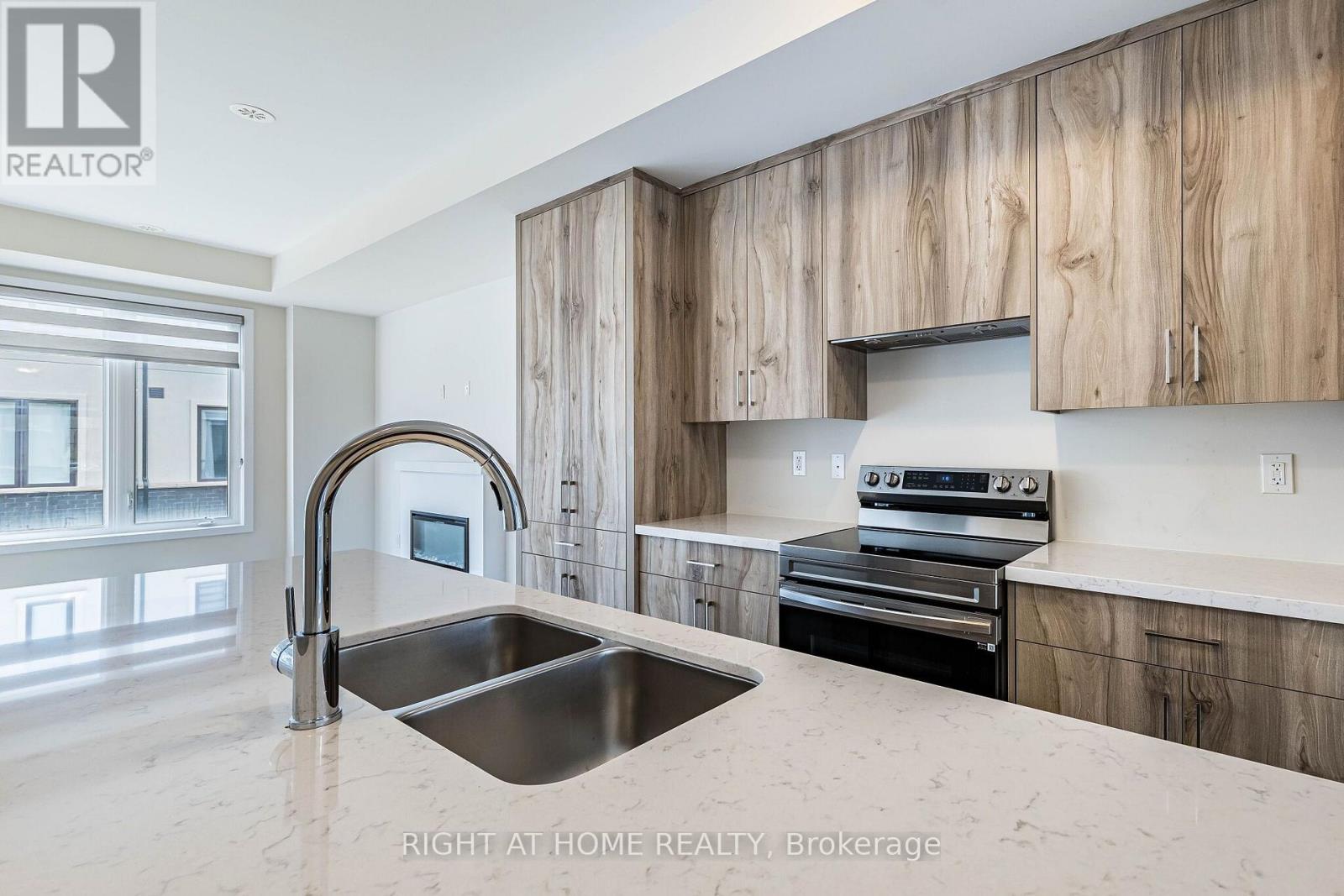 1330 SHEVCHENKO BOULEVARD, Oakville (NW Northwest) — photo 4