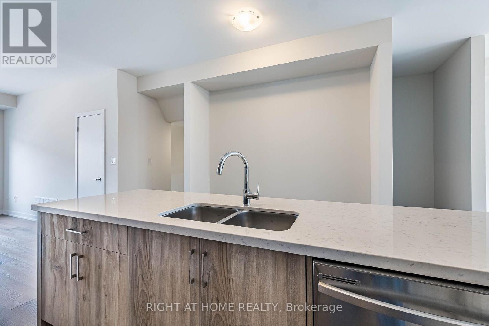 1330 SHEVCHENKO BOULEVARD, Oakville (NW Northwest) — photo 7