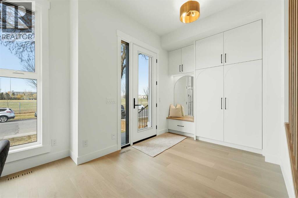 5014 22 Street SW, Calgary — photo 2