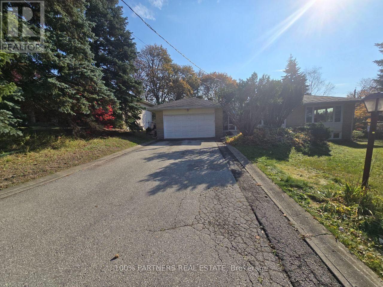 LOWER - 77 RIVERSIDE BOULEVARD, Vaughan (Uplands)