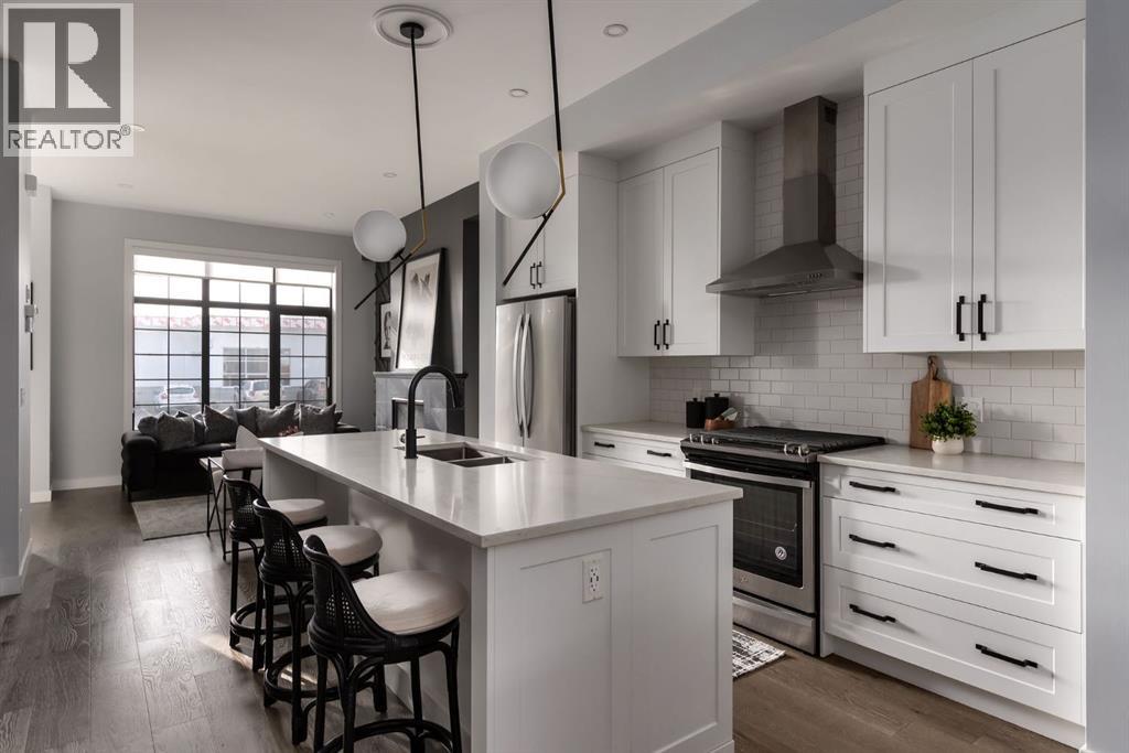 2106 49 Avenue SW, Calgary — photo 10