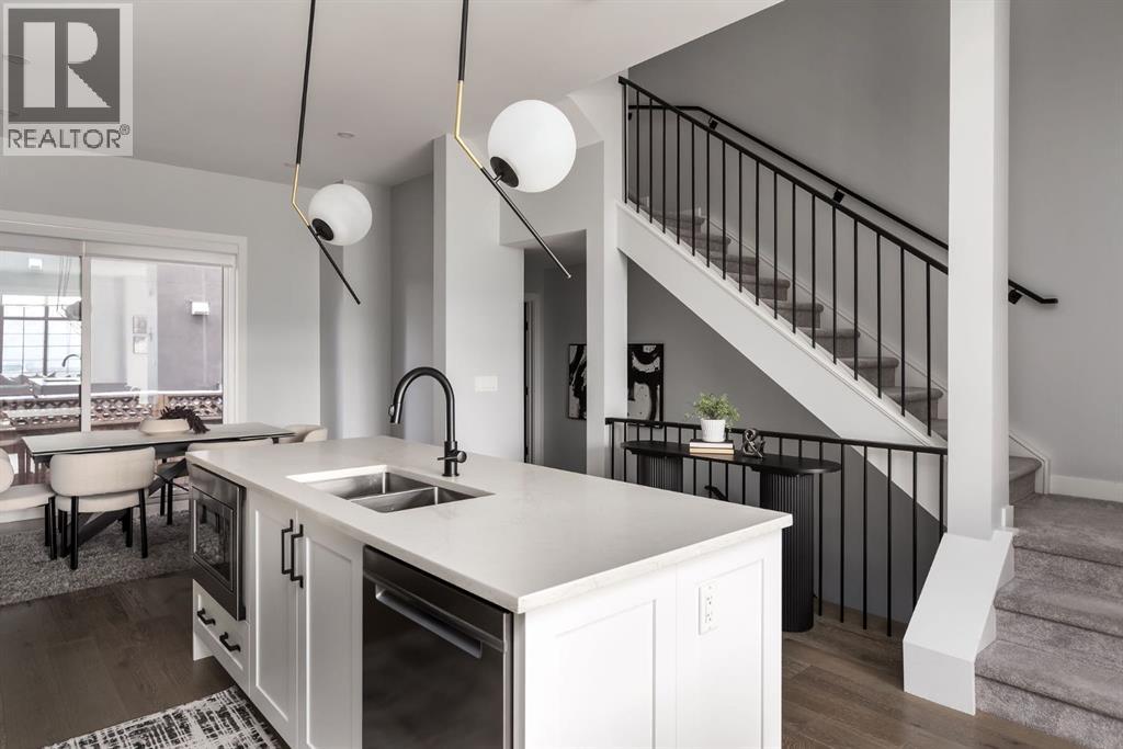 2106 49 Avenue SW, Calgary — photo 12