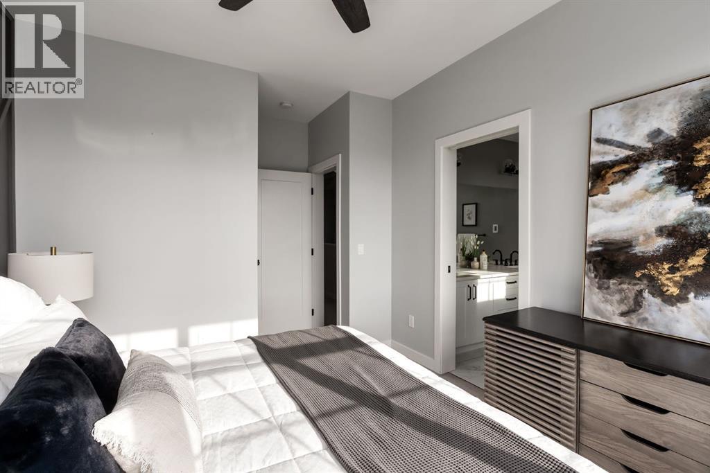 2106 49 Avenue SW, Calgary — photo 24