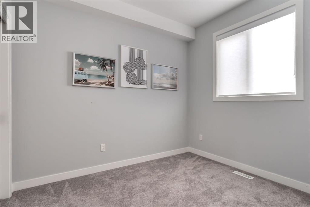 2106 49 Avenue SW, Calgary — photo 30