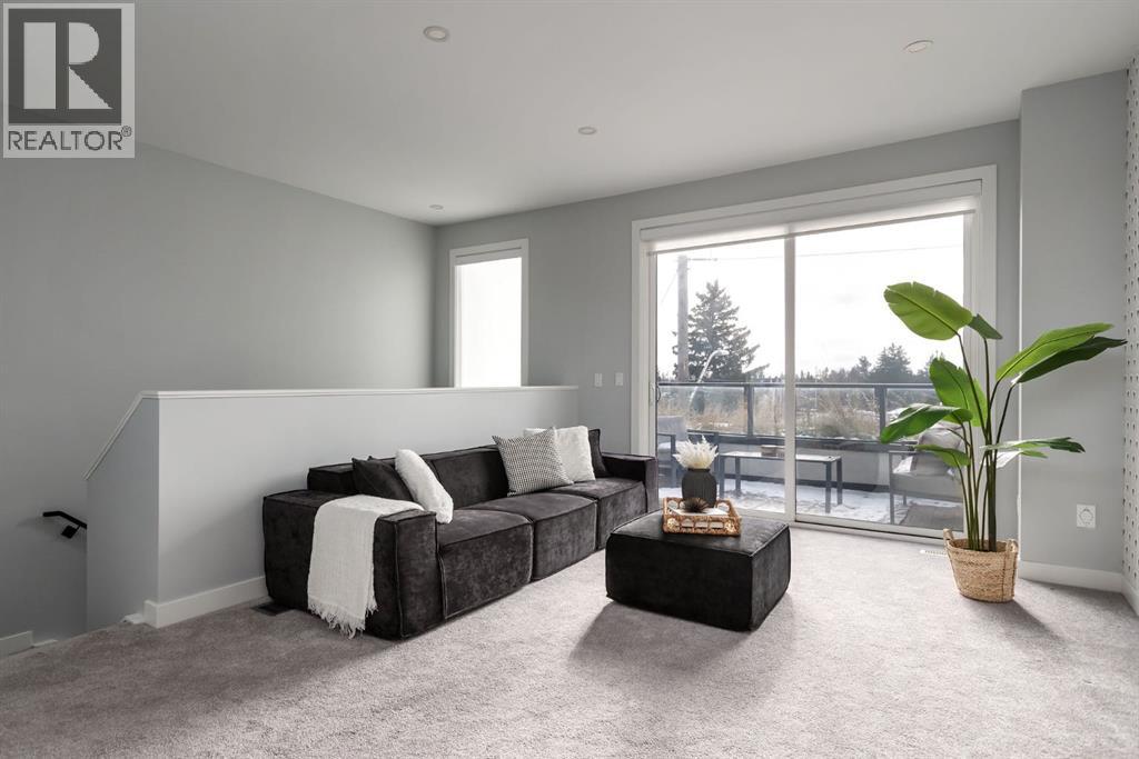 2106 49 Avenue SW, Calgary — photo 32
