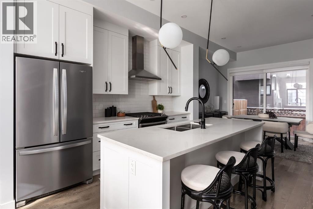 2106 49 Avenue SW, Calgary — photo 9