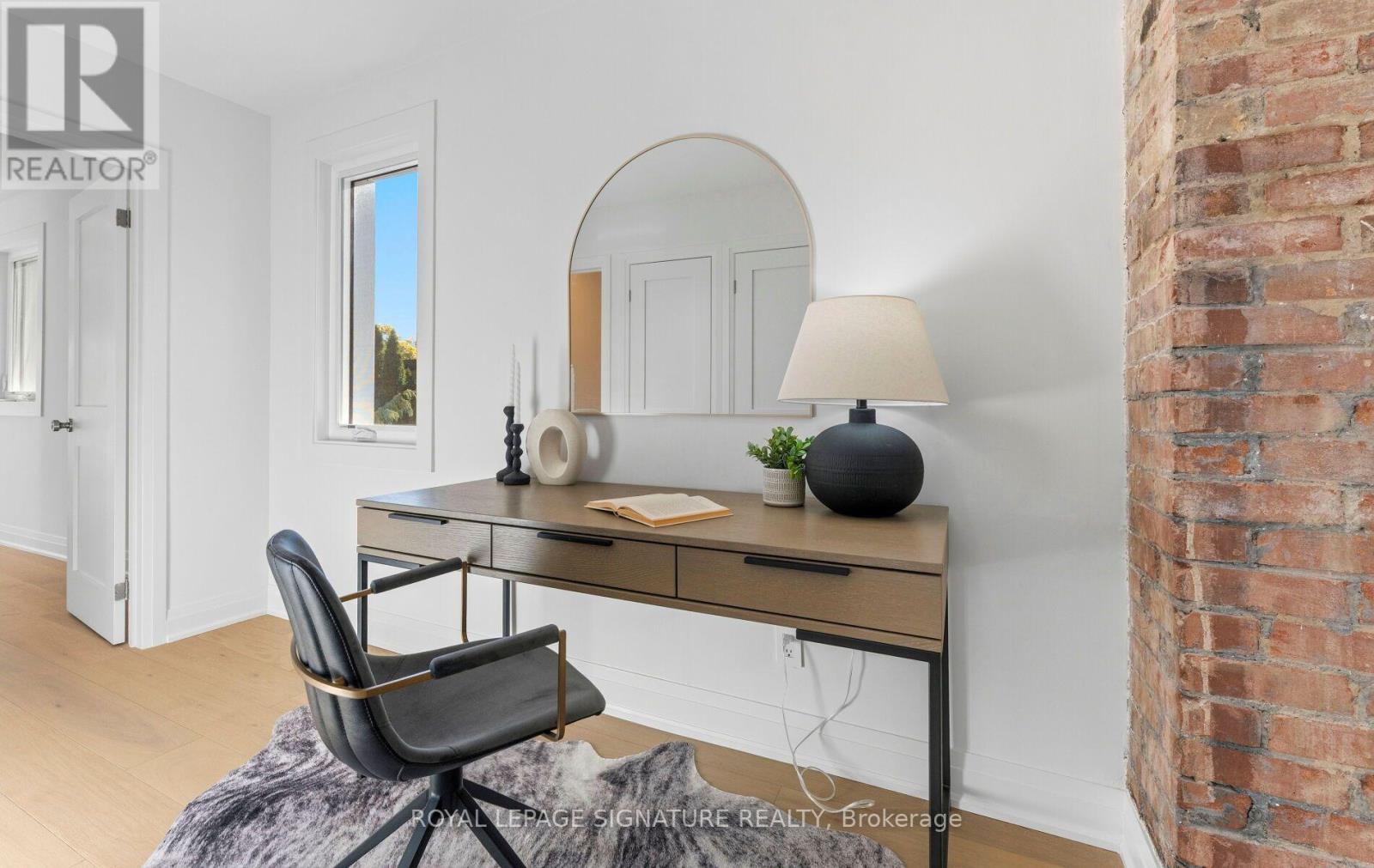 729 GLADSTONE AVENUE - 30