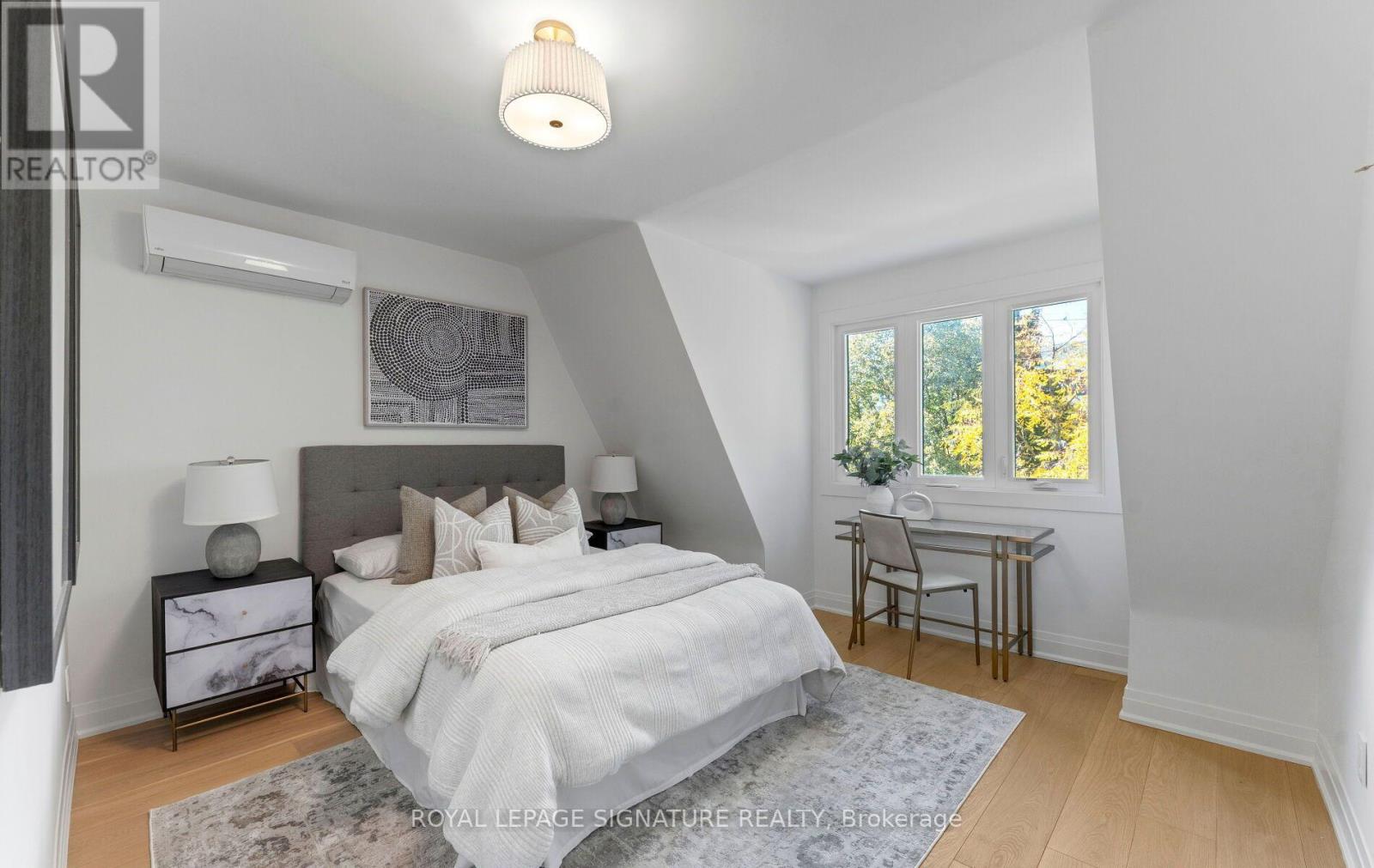 729 GLADSTONE AVENUE - 35