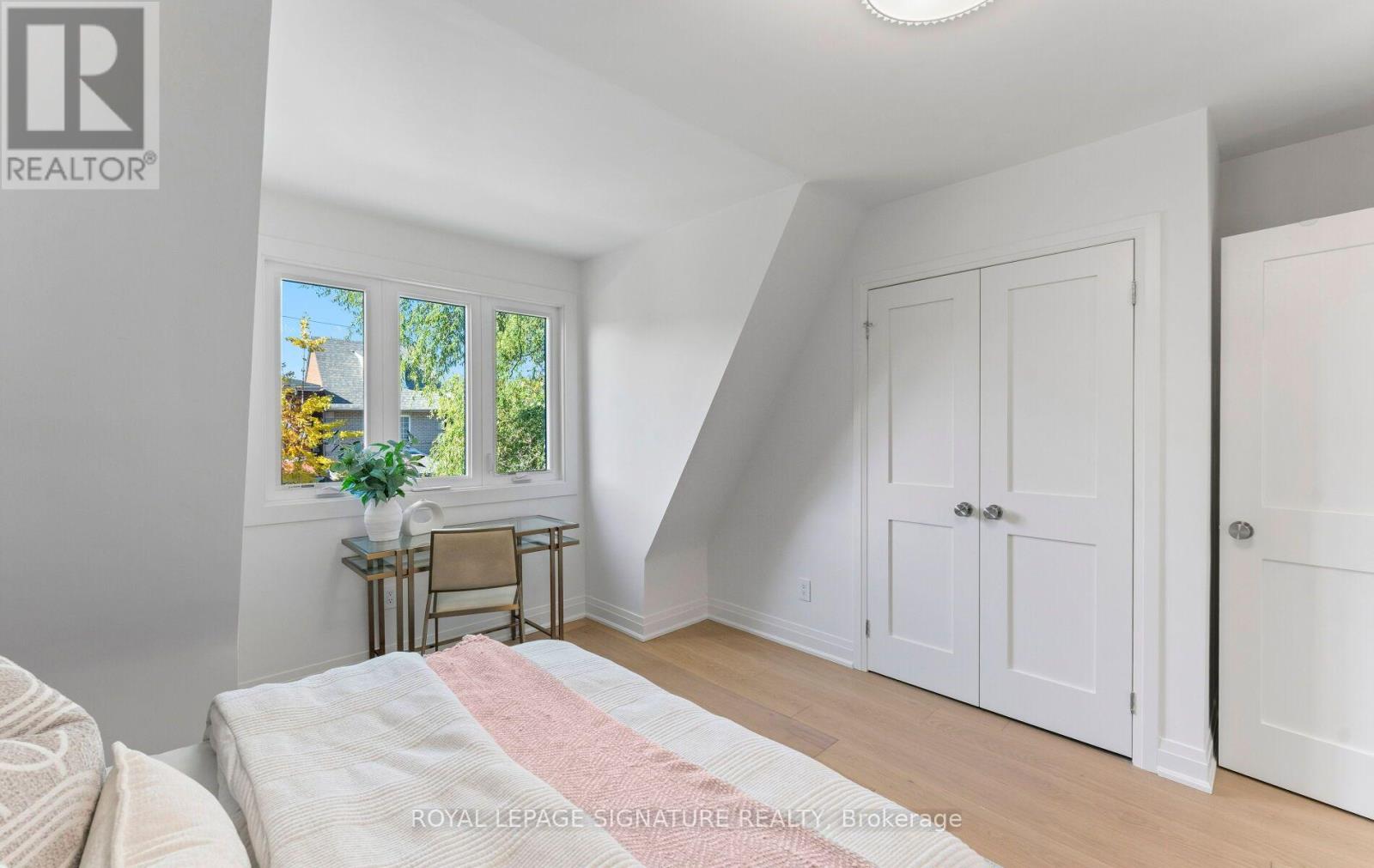 729 GLADSTONE AVENUE - 37