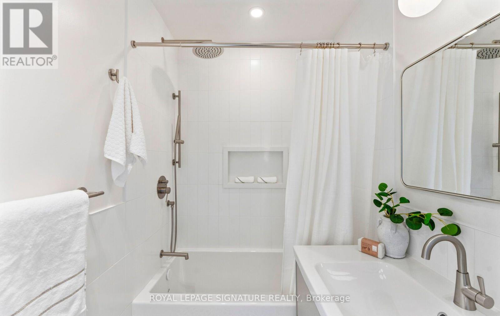 729 GLADSTONE AVENUE - 40