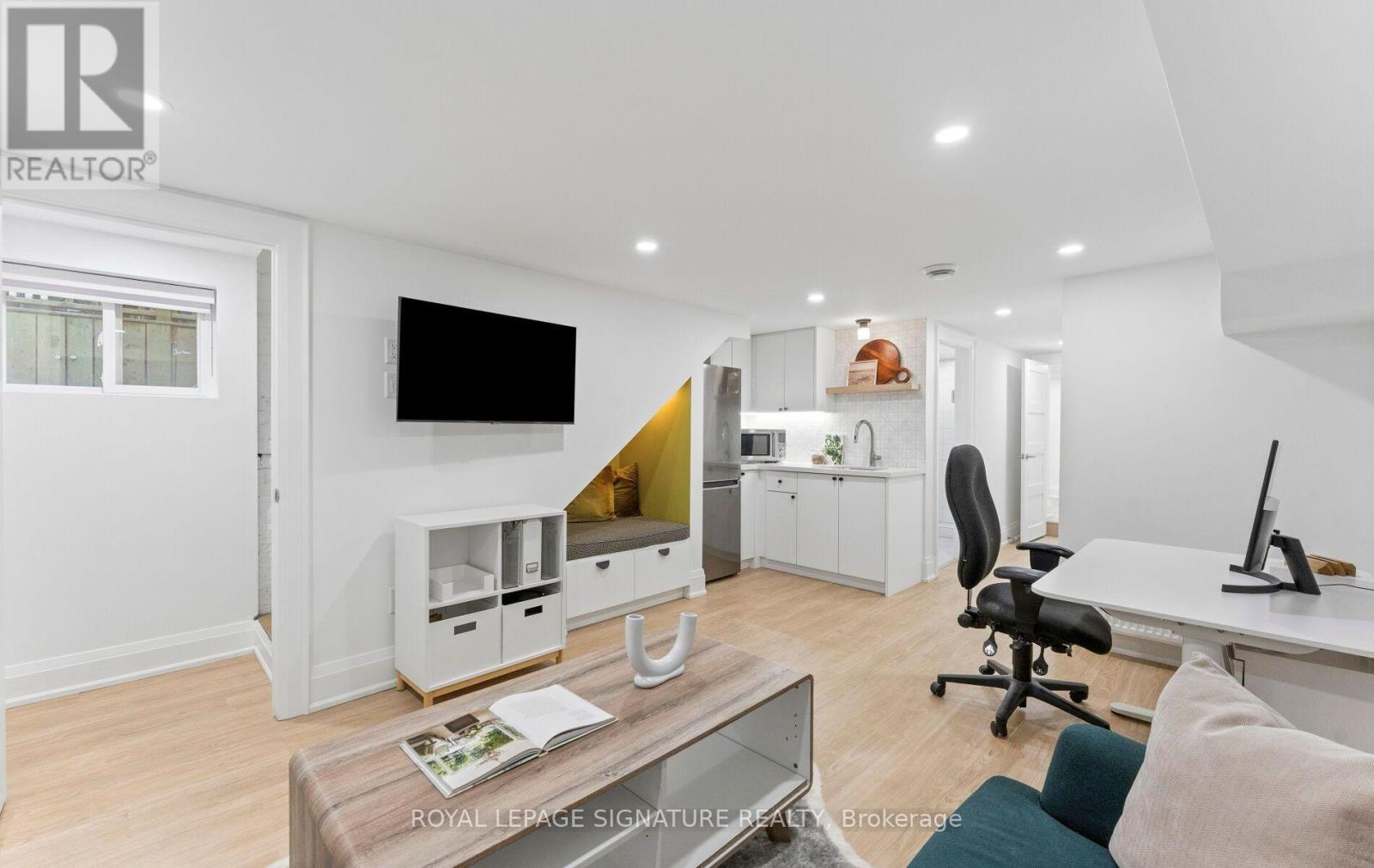 729 GLADSTONE AVENUE - 41