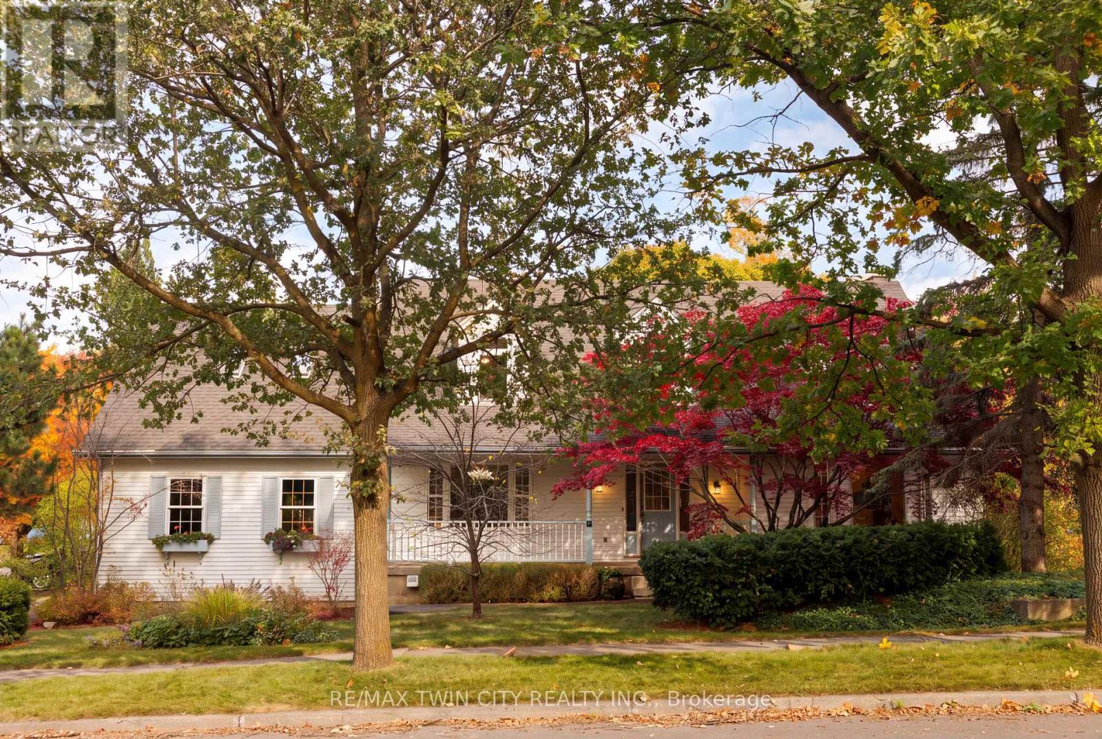 575 Hemingway Place, photo 1 of 49